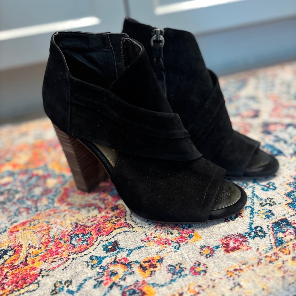 Splendid Black Suede Heeled Peep Toe Bootie. Size 7